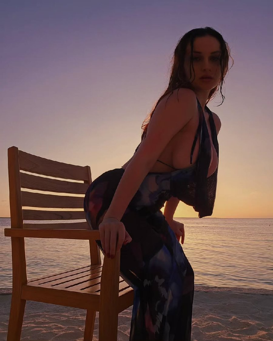 Sexy girl Miranda Faith nude in Guatemala