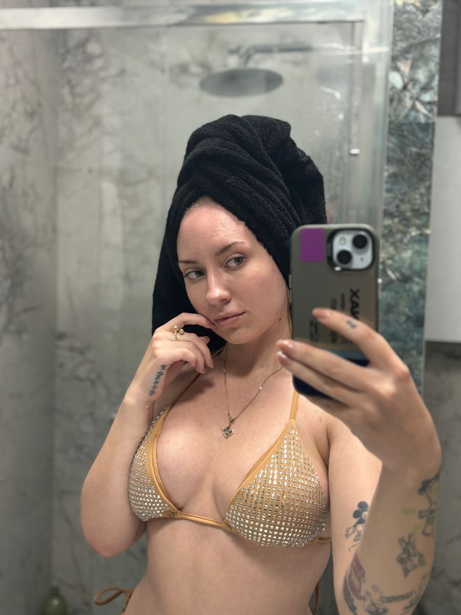 Nude girl KateV in Guatemala