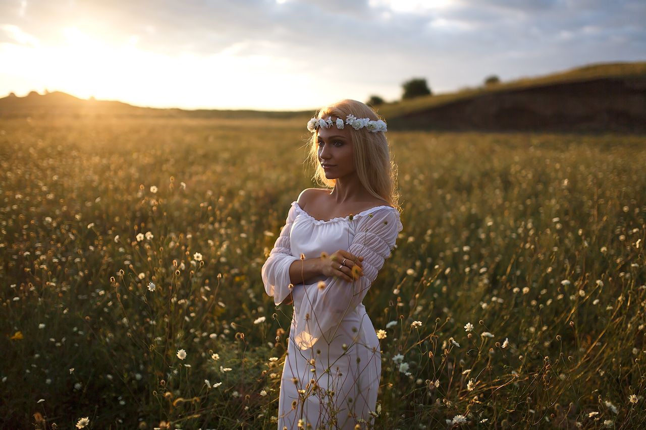 Girls in Slavic costumes in Guatemala