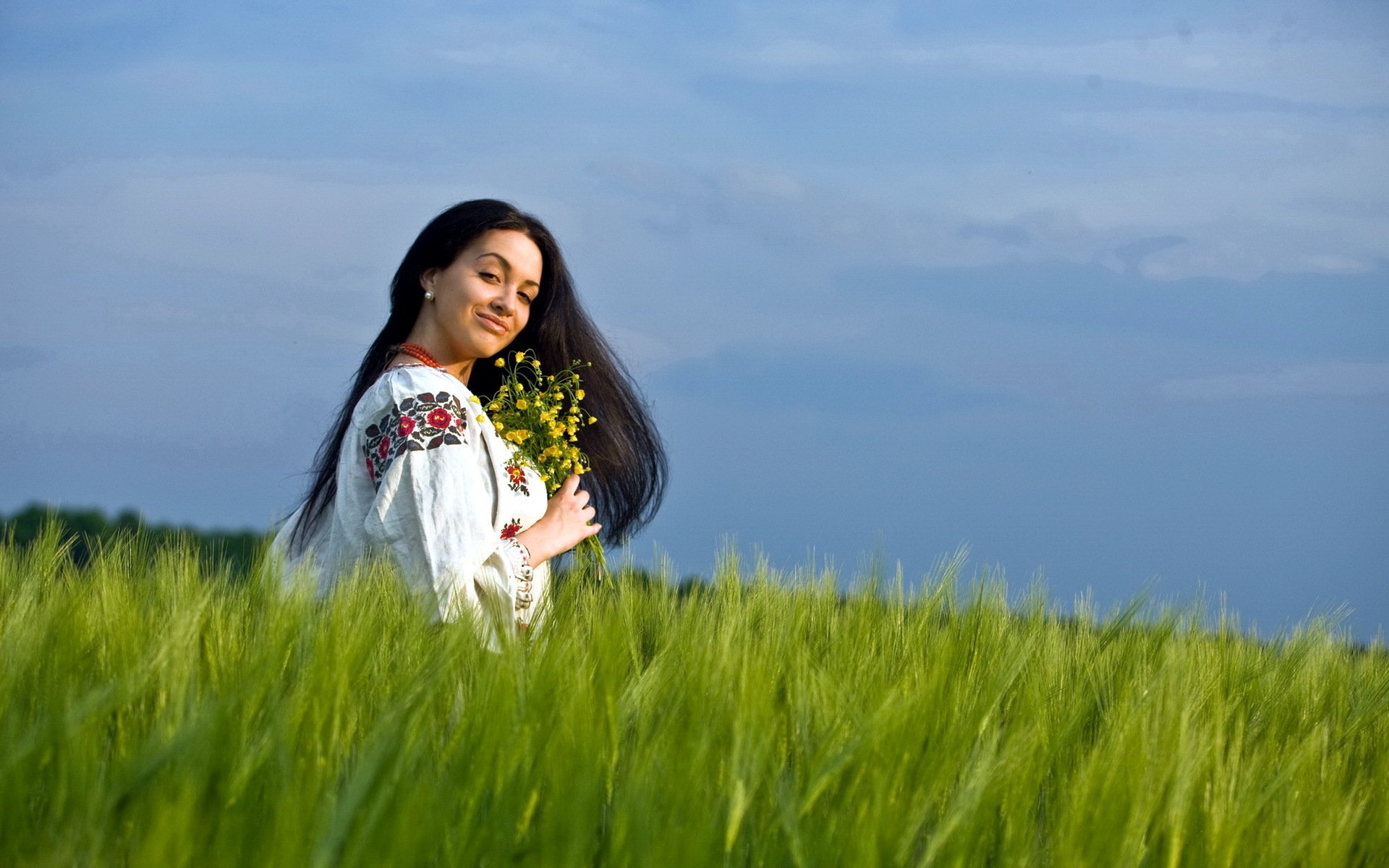 Girls in Slavic costumes in Guatemala